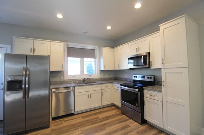 Photo - Beautiful 3-Bedroom, 3-Bathroom Home Near ...