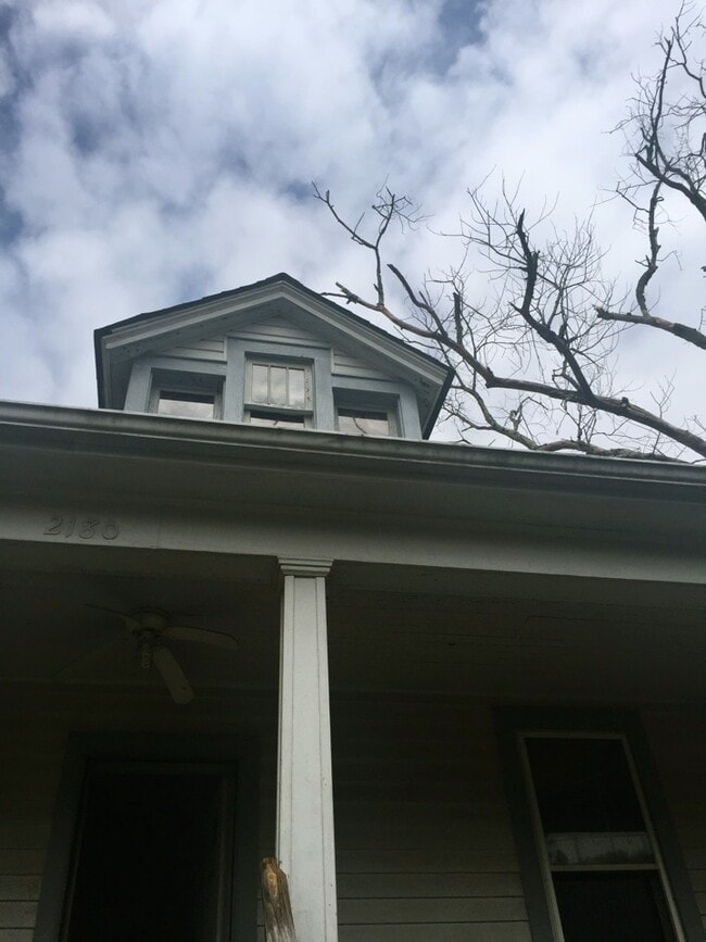 2180 Champlain St