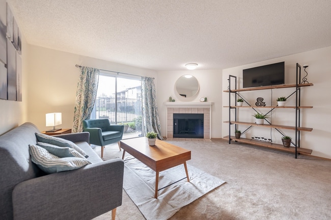 2x2 - Living Room