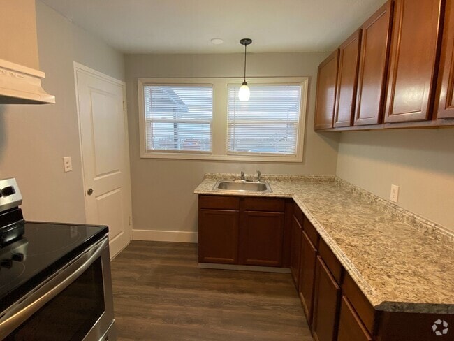Building Photo - 2BR/1BA Apartment for Rent Unit A