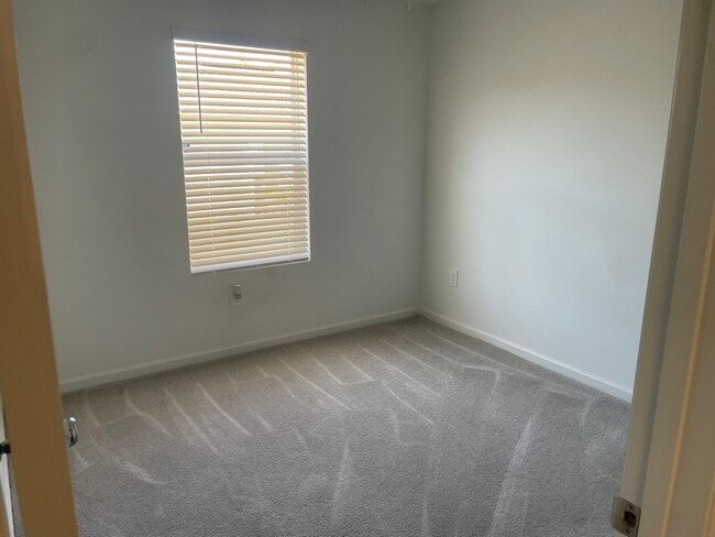 Photo - 3154 NE 36th Pl