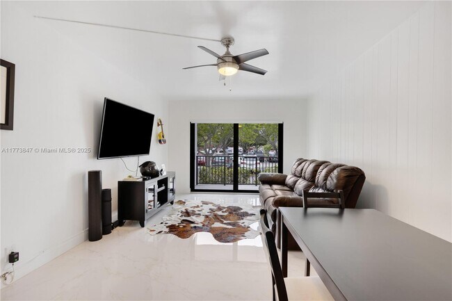 Photo - 1000 River Reach Dr Unit 119