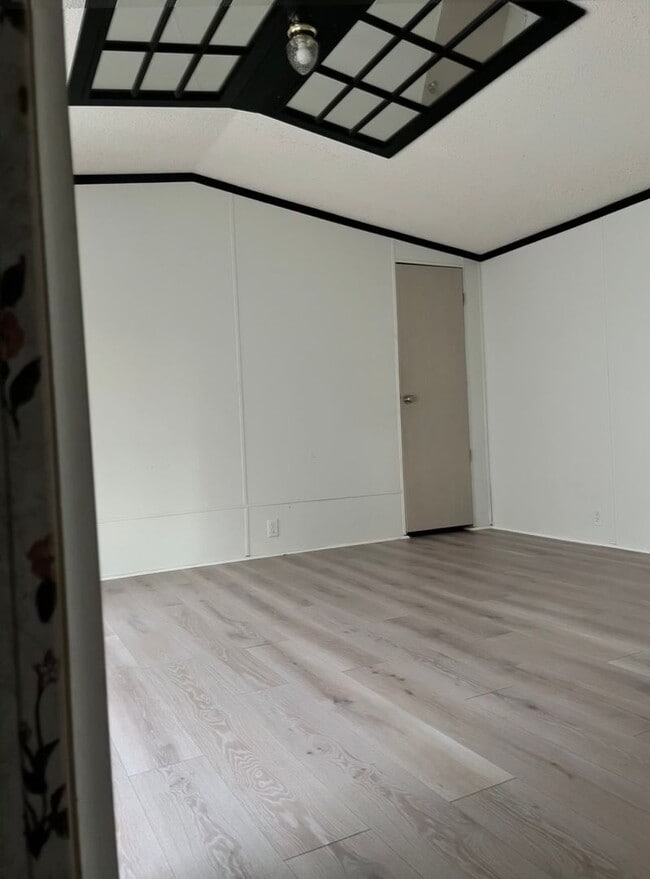 Photo - 3/2 Mobile Home Available