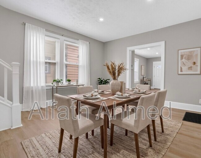 Photo - 1770 Kent St