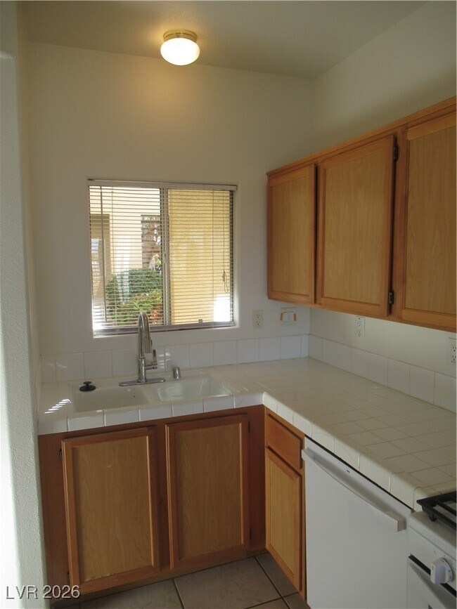 Photo - 1050 E Cactus Ave Unit 1028