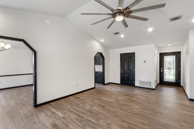 Photo - 1904 Frontera St