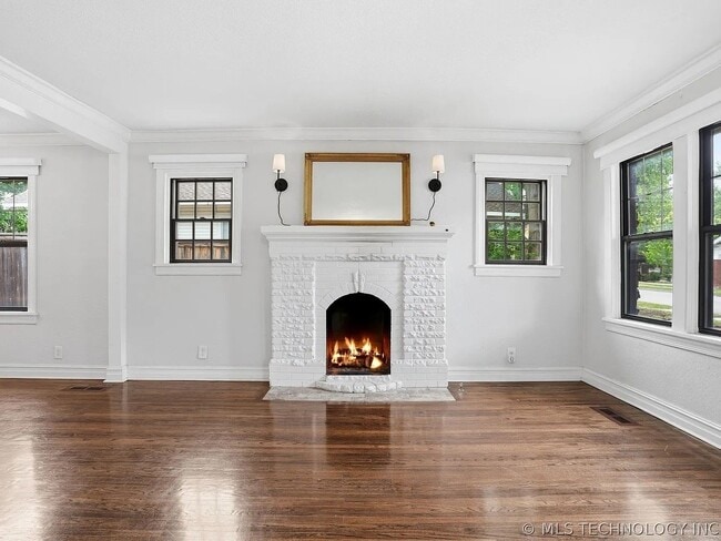 Photo - 1623 S Victor Ave