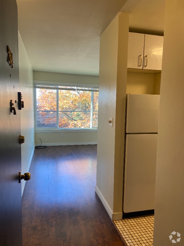 Building Photo - 1401 E Harrison St Rental