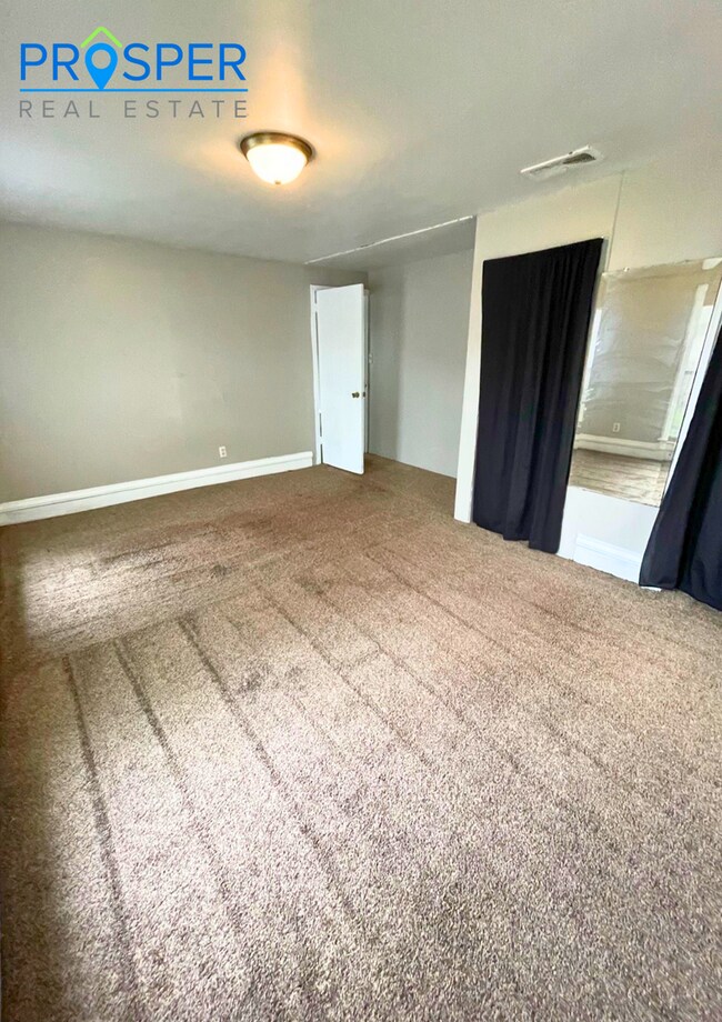 Photo - 826 Menomonie St Unit ME826.5 (Upper)