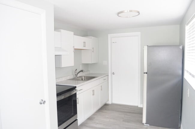 Building Photo - 2110 Seaman Rd Unit C