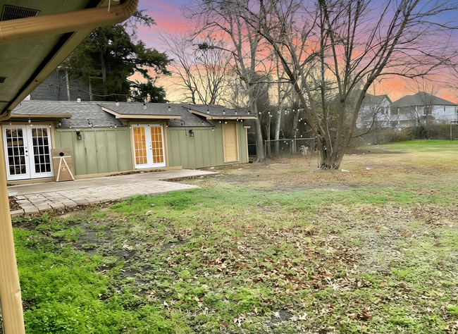 Photo - 605 Highlands St