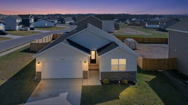 Photo - 784 Hoffman Hills Blvd