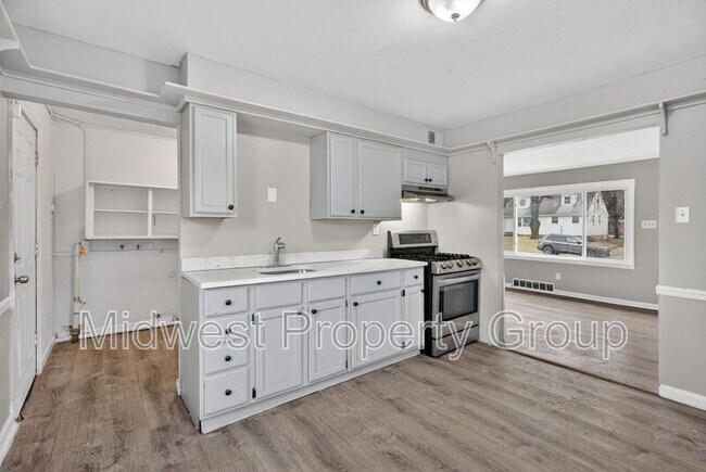 Photo - 1157 Redman Blvd