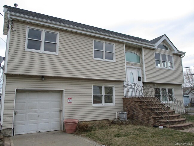 Building Photo - 94 Roger Ave