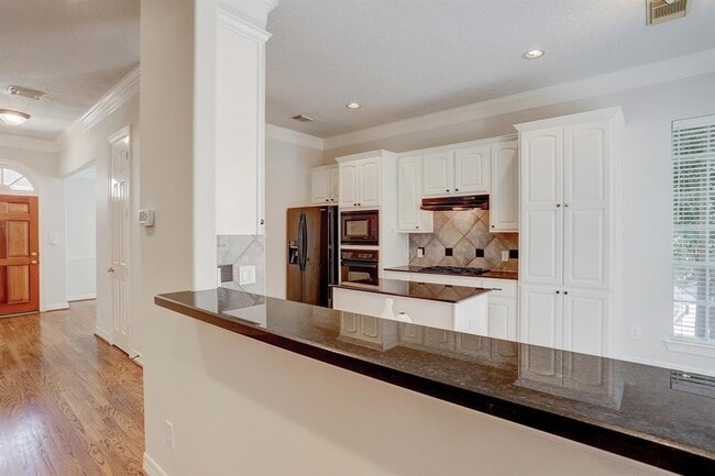 Photo - 2822 Briarhurst Park