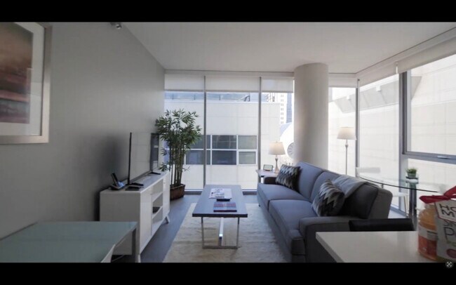 Photo - 4 E Huron St