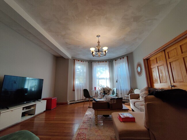 Photo - Desirable Brookline Location, Heat, Hot Wa...