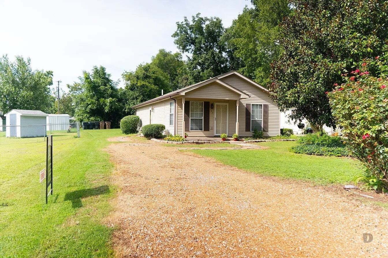 Photo - 1703 Sharpe Ave