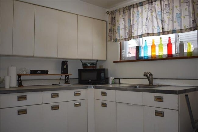 Photo - 426 Cedarville St