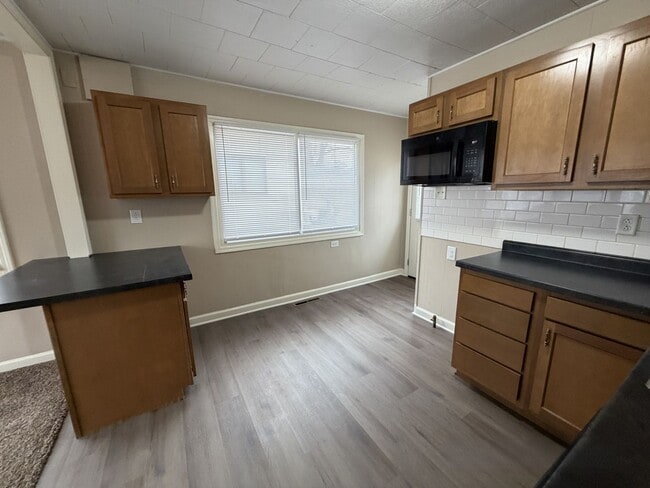 Photo - 2731 Stanford Ave