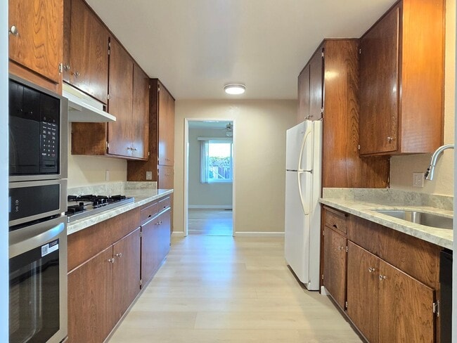 Photo - 1542 Parkview Ave