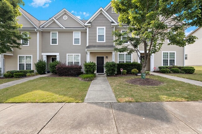 Building Photo - Available September 10- MOVE-IN 3 Bedroom 2.5 Bath Townhome