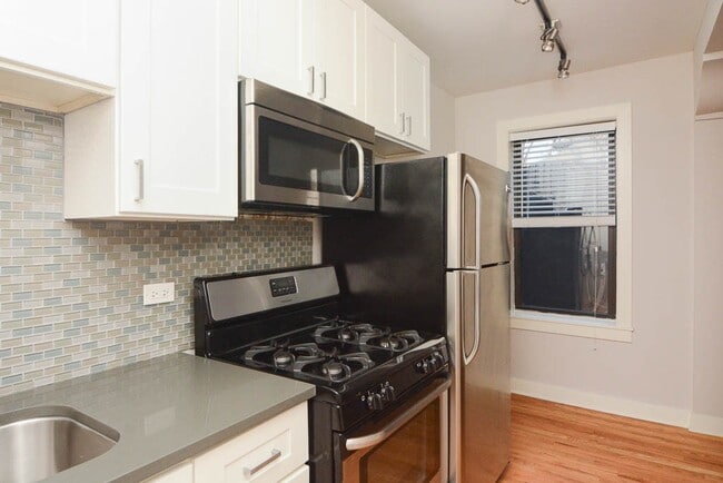 Photo - 2402 N Kedzie Blvd Unidad 801