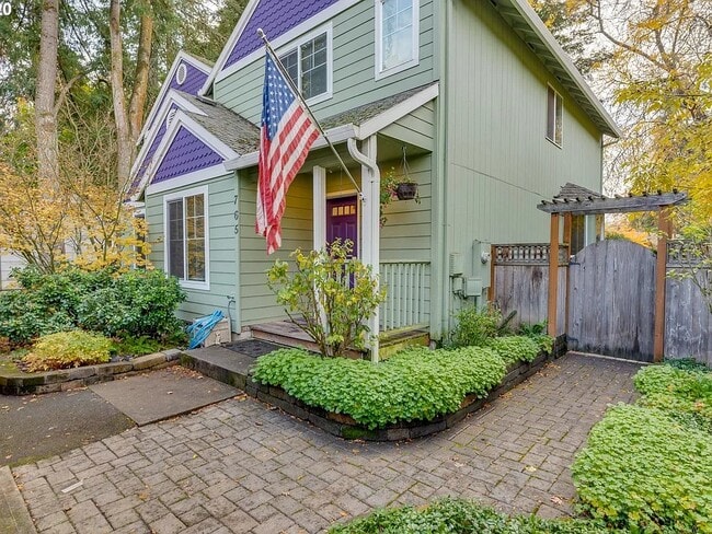 Photo - 765 SE 8th Ave