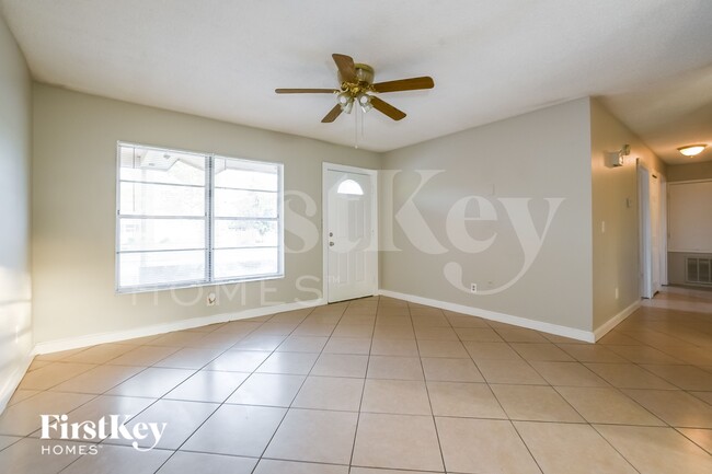 Photo - 325 Tall Pine Ln