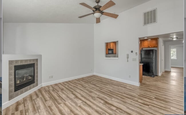 Photo - 138 Weldwood Dr Unit 138