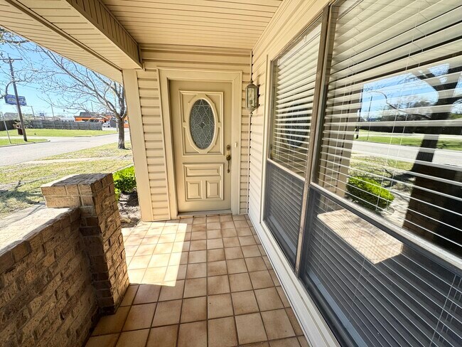 Front Entry - 2614 Woodrow Blvd