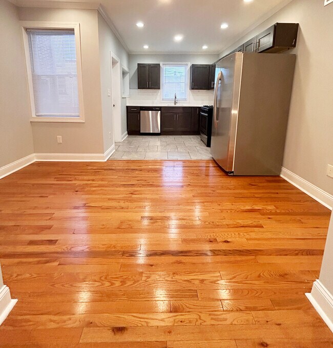 Photo - 2009 N Wanamaker St