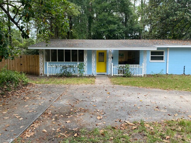 Located in the Duckpond! - Located in the Duckpond! House