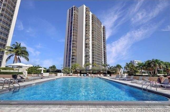 Building Photo - 20301 W Country Club Dr Unit 1821