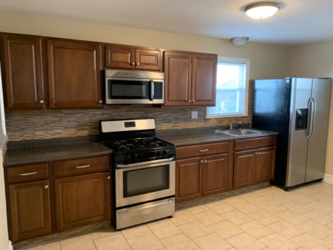 Photo - 609 Cambridge St