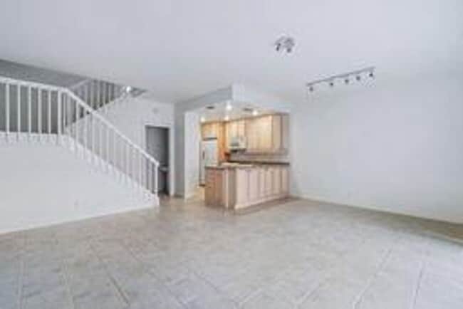 3 Oakland Ct