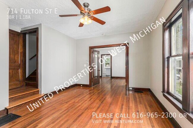 Photo - 714 Fulton St E