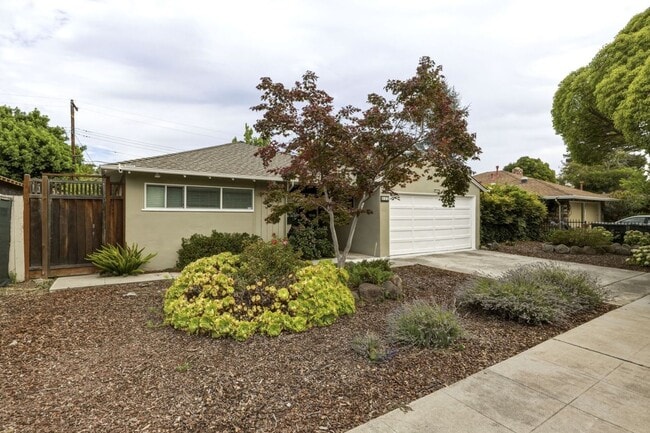 Building Photo - Thoughtfully Updated 3 Bed, 2 Bath Home Close to Rinconada Park, Lucie Stern Community Center, an...