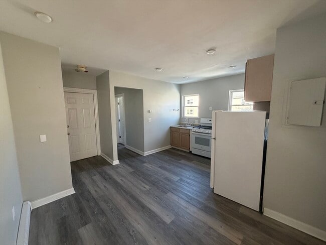 Photo - 1038 Main St Unit 2R