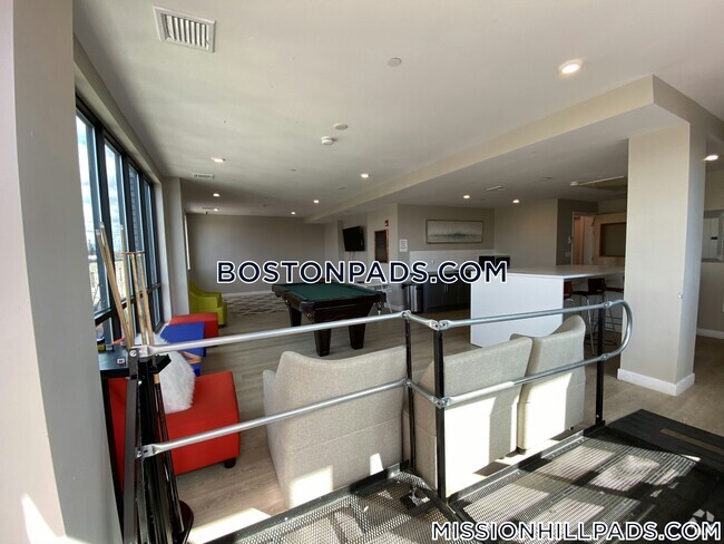 Building Photo - 35 S Huntington Ave Rental