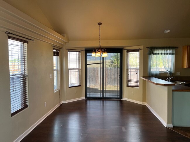 Photo - 501 Desmet Dr