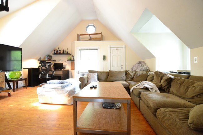 Photo - 62 Ridgemont St