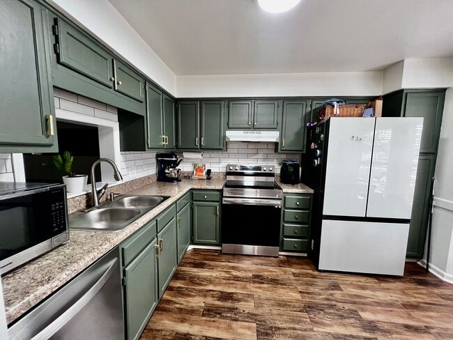 Photo - Charming Townhouse in Kempsville Lakes