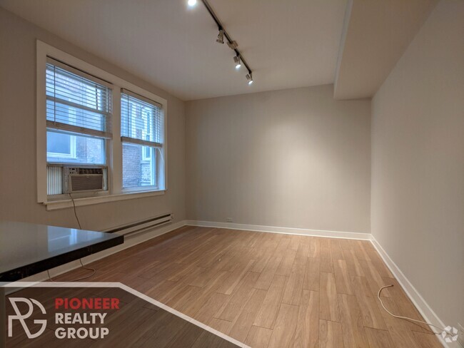 Building Photo - 517 W Belmont Ave Unit 511-5 Rental