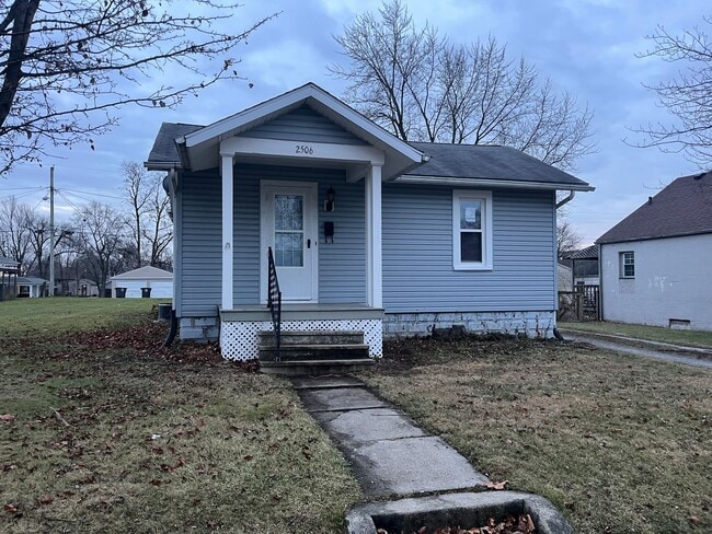 Building Photo - 2506 Clara Ave