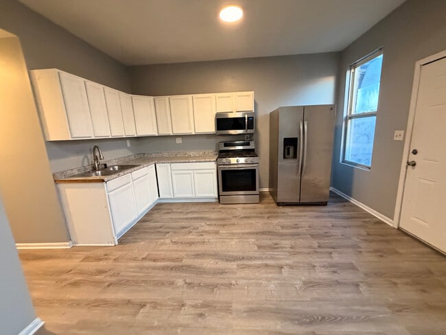 Photo - 3917 W Van Buren St Unit 2