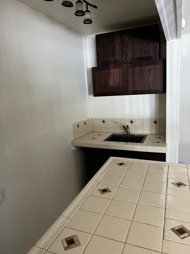 Photo - 5822 Willis Ave