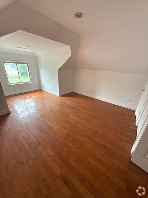 Building Photo - 106 W Camden Ave Rental