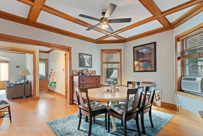 Photo - 4229 N Leavitt St Unit 1