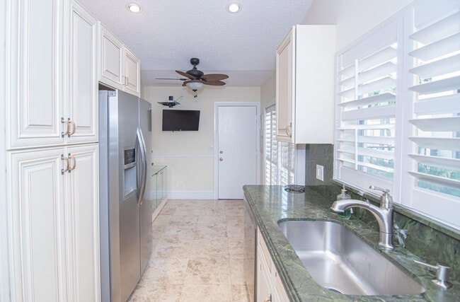 Photo - 8410 Brussels Way